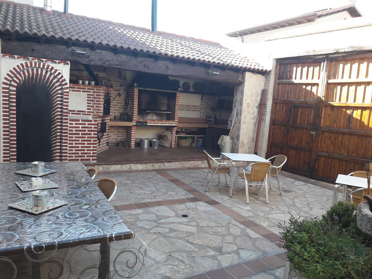 Casa Rural La Casa De Las Manuelas Horcajo de las Torres Екстериор снимка