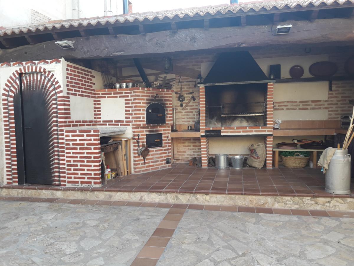 Casa Rural La Casa De Las Manuelas Horcajo de las Torres Екстериор снимка