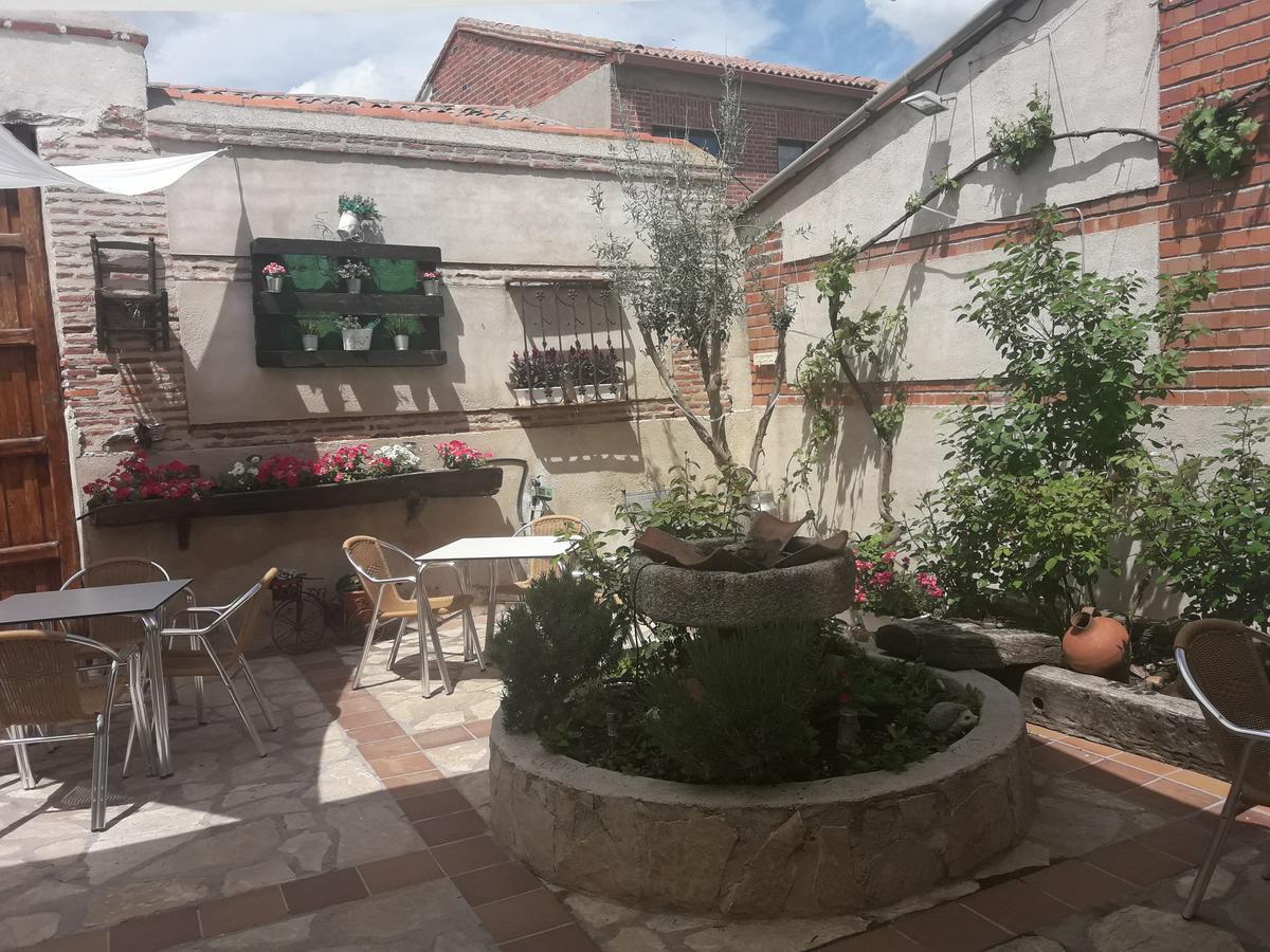Casa Rural La Casa De Las Manuelas Horcajo de las Torres Екстериор снимка
